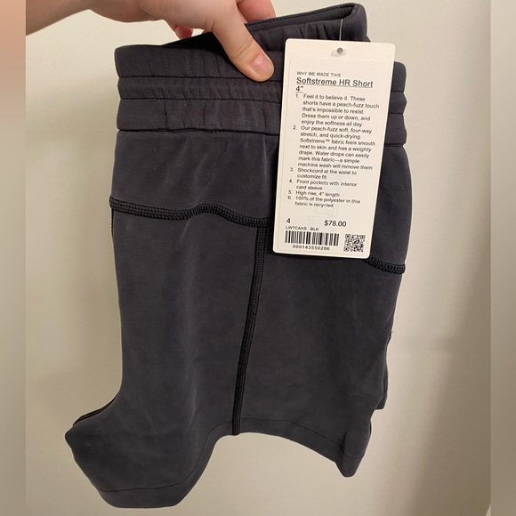 Lululemon softstreme HR 4” shorts size 4 - Picture 1 of 1